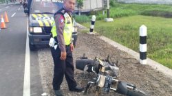 Kecelakaan Laka Lantas di Bundaran Masjid Jami Praya Lombok Tengah (Loteng), pada Selasa sore, 14 Mei 2025. Seorang pengendara sepeda motor,