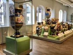 pusat industri keramik Inggris Koleksi Keramik di Museum Victoria dan Albert